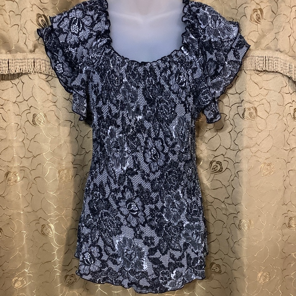 Agora Black and light Gray Lace Blouse. NWOT Size XL